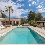La Fourmiliere Holiday home Lecci